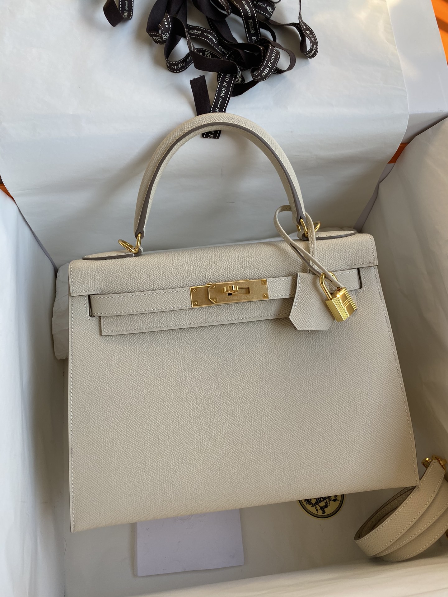 Hermes Kelly 28cm Handbag Shoulder Bag in Cream White Epsom Leather